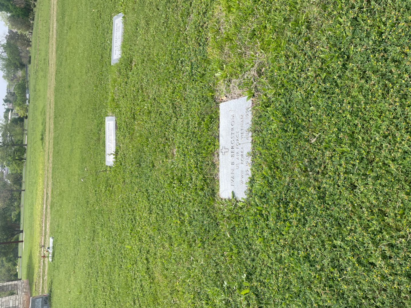 Ida E. Bergstrom's grave. Photo 1